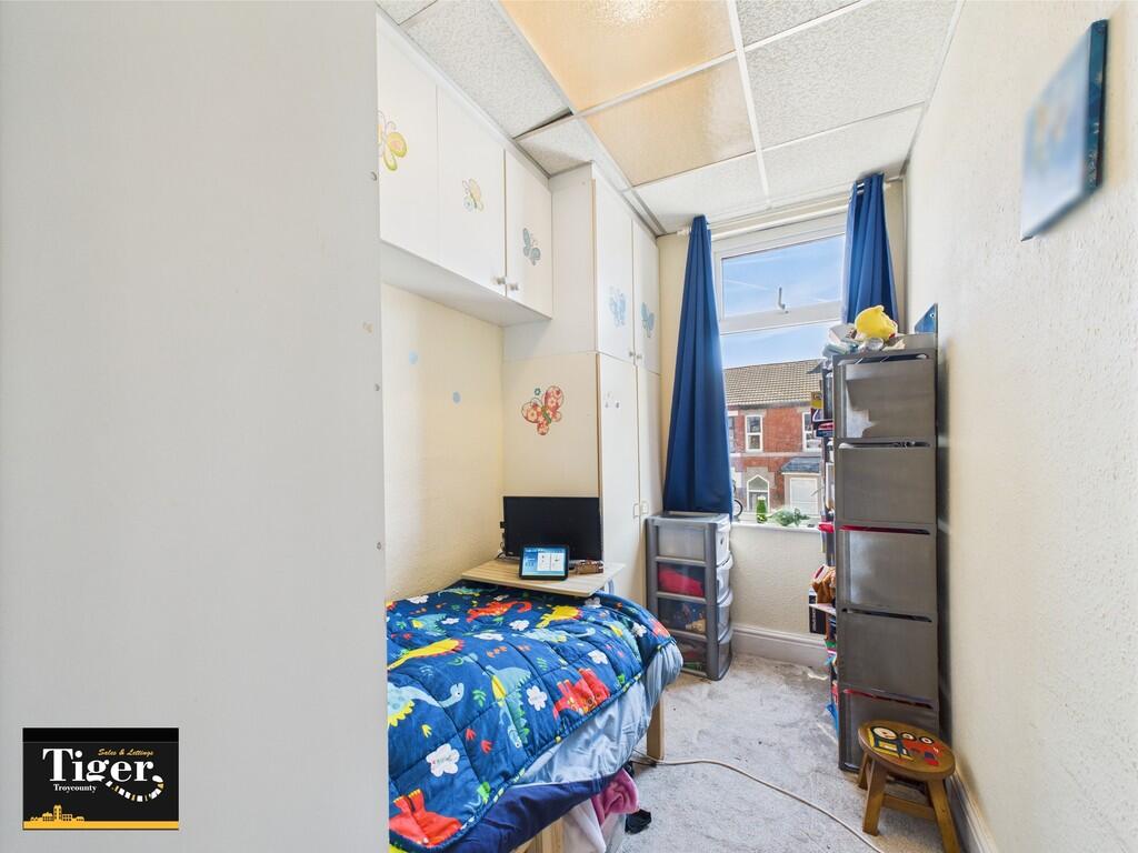 CAM02176G0-PR0575...