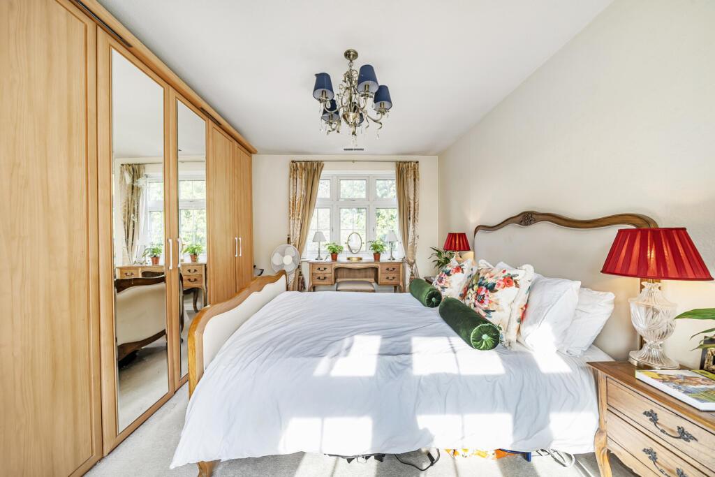 1318982-12-6866c5...