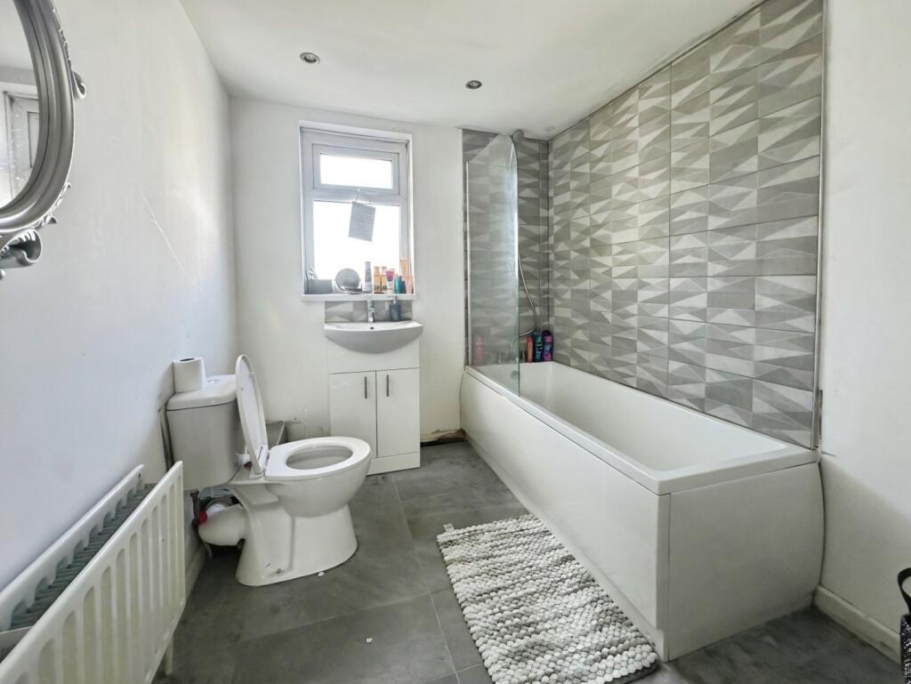pbox-bathroom-335191.jpeg