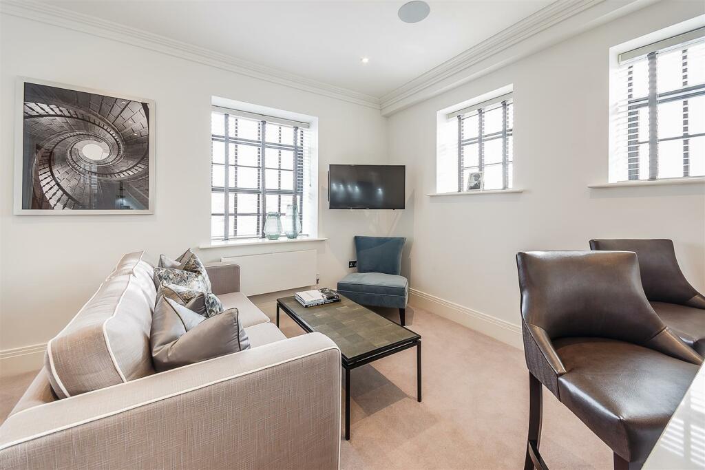 8317621-interior17.jpg