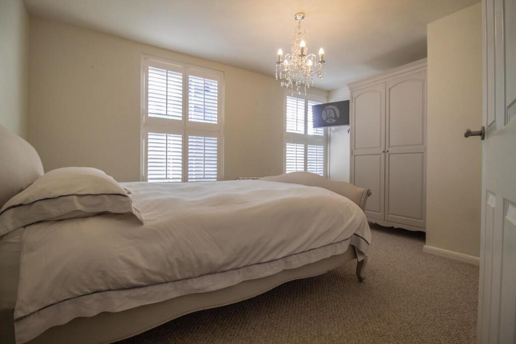 63a Churchgate Street [Bedroom One] 04.jpg