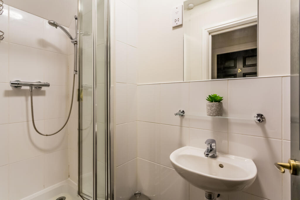 St Hilds Flat 2 bathroom 3