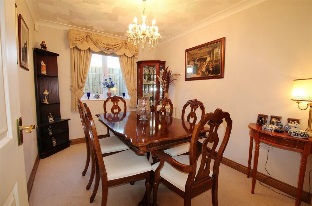 Dining Room / Bedroom 4