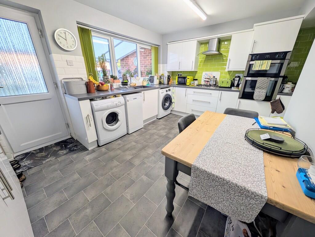 PXL_20251002_0901...