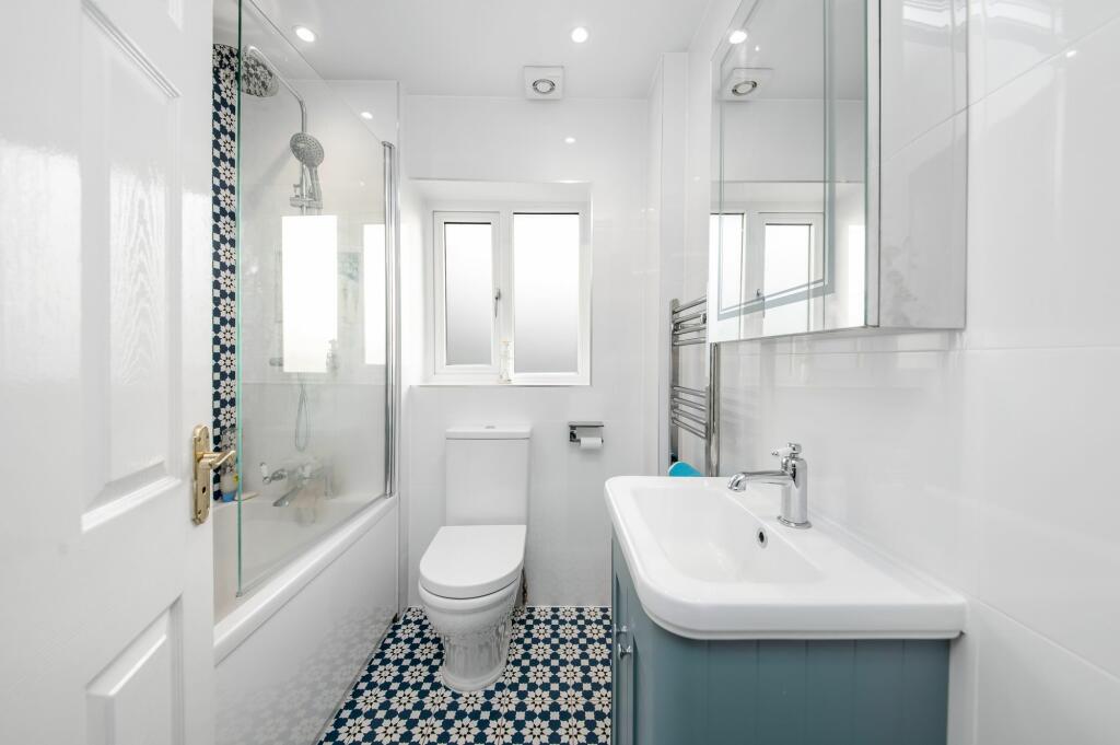 HOUSE BATHROOM