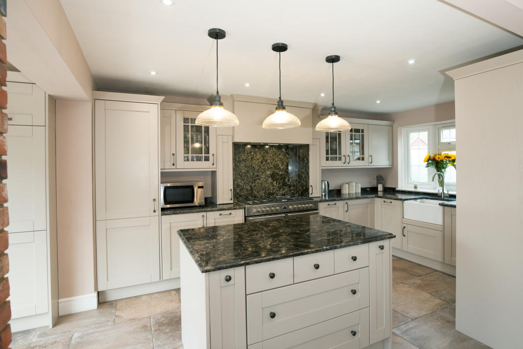 KITCHEN/BREAFAST ROOM