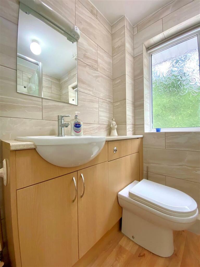 shower room 2.jpg