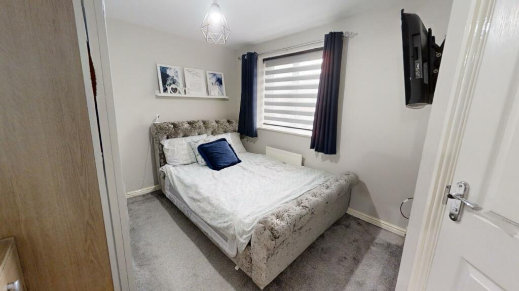 MASTER BED