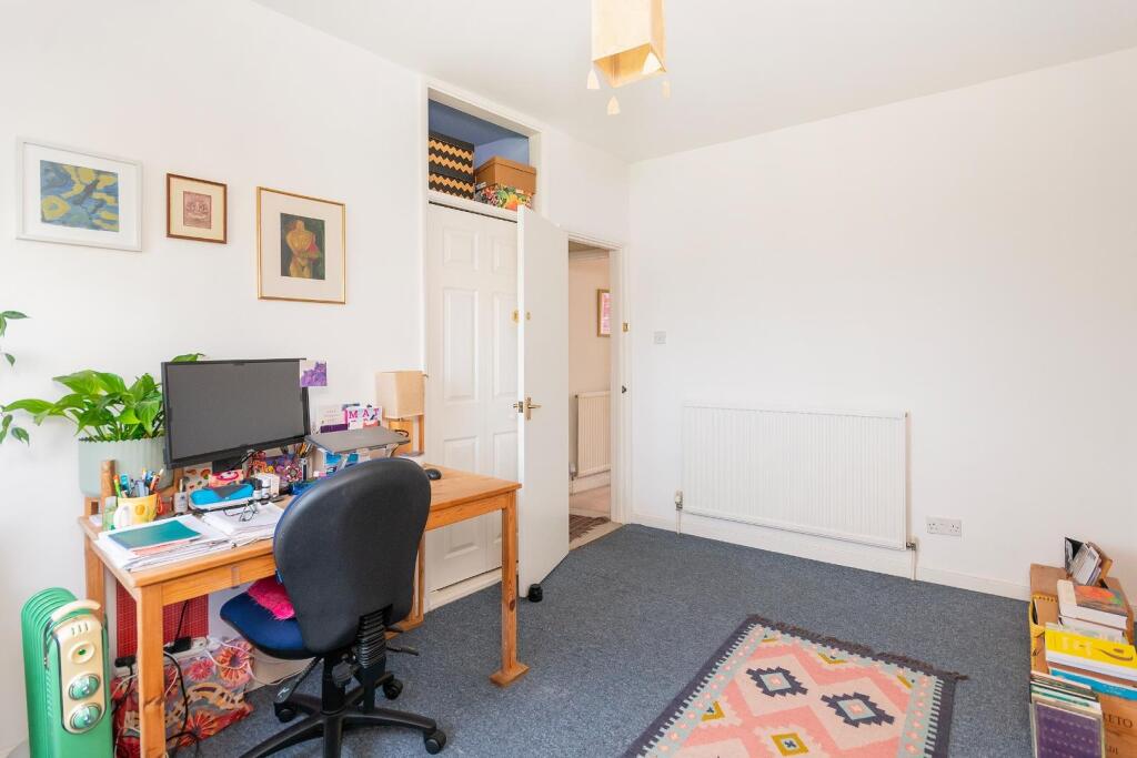 0V7STN - Bedroom A.jpg