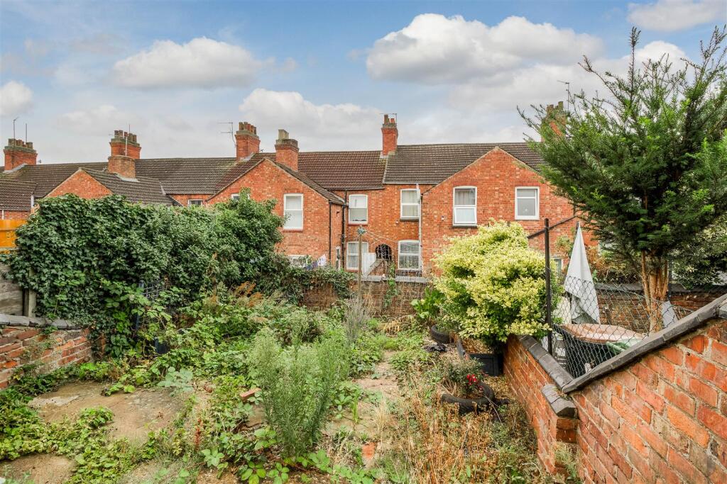 Rear Courtyard Garden