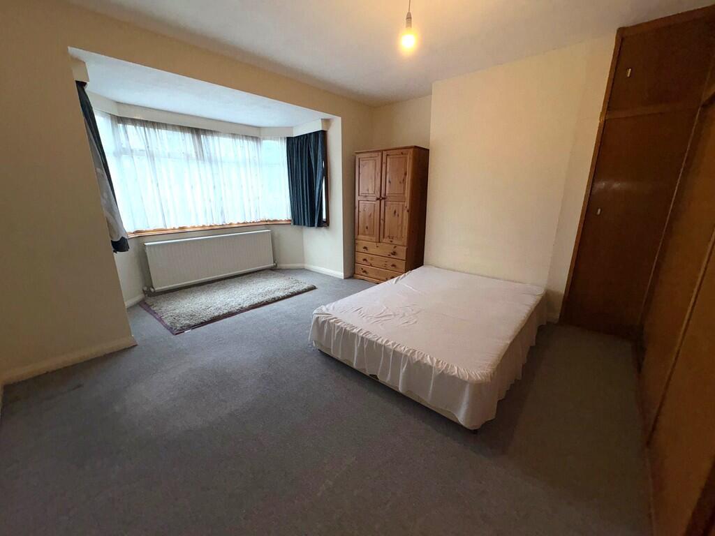 GreystokeAveBed1