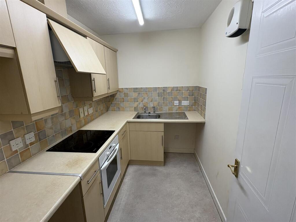 Kitchen..jpg