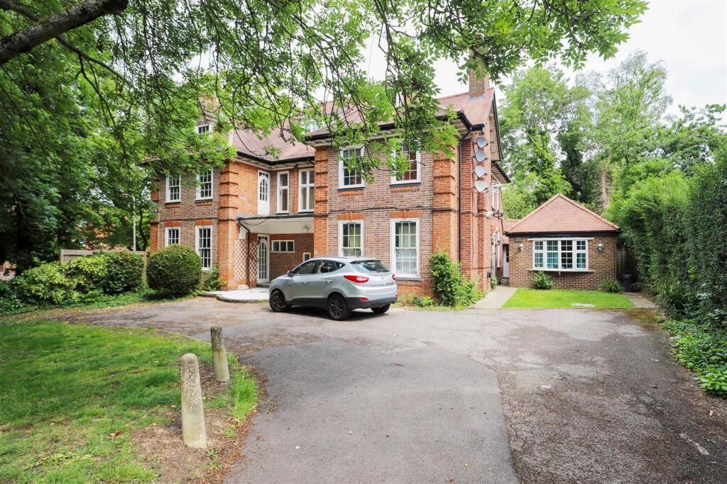 Frithwood Avenue