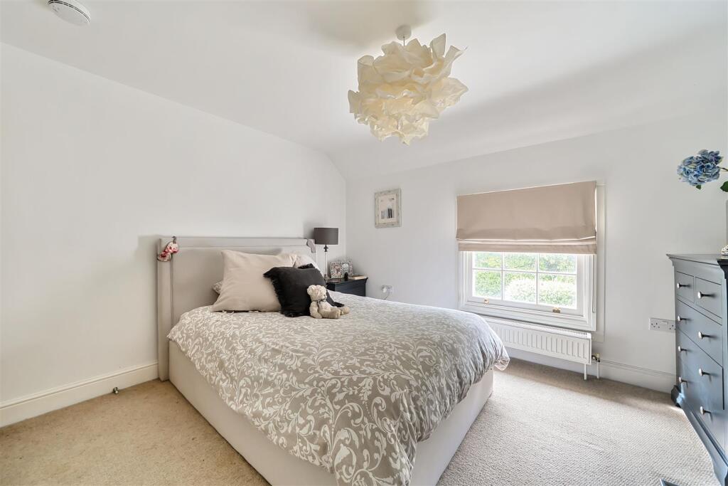 Bedroom 1 2nd angle.jpg