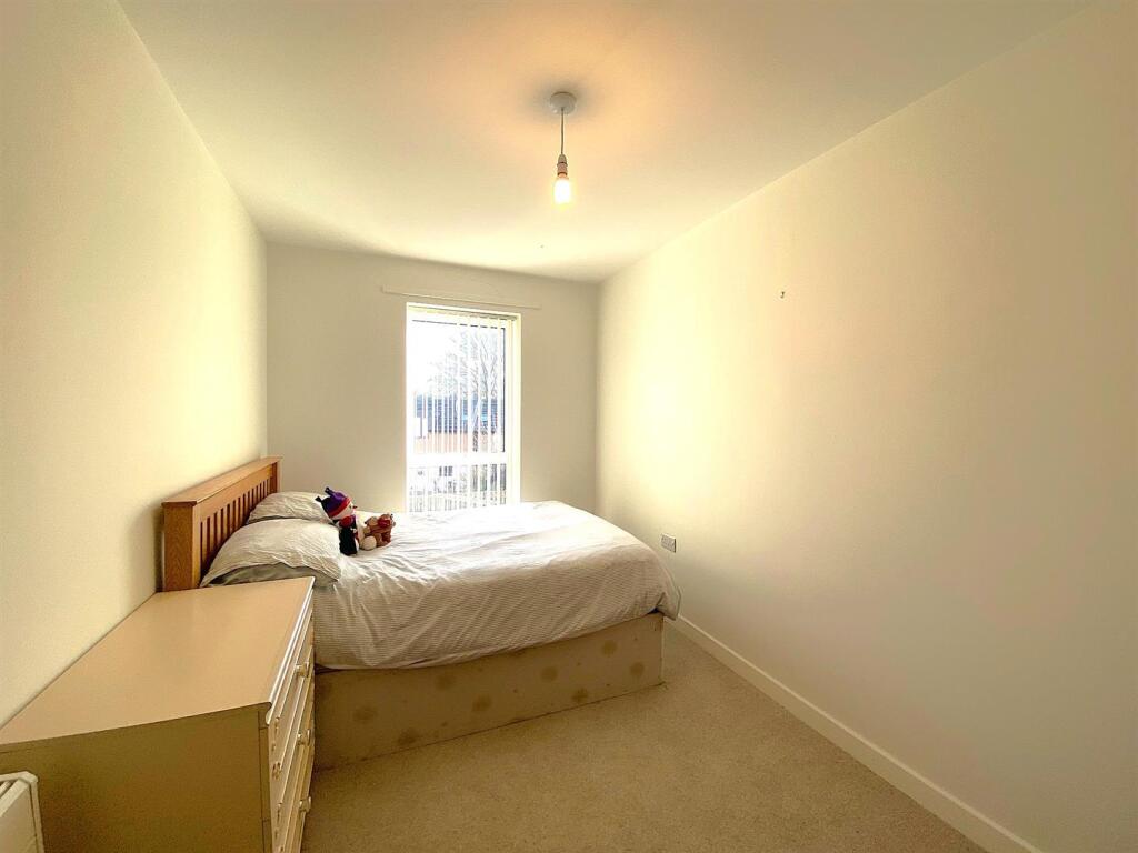 26 The Orangery - Bed3.jpg