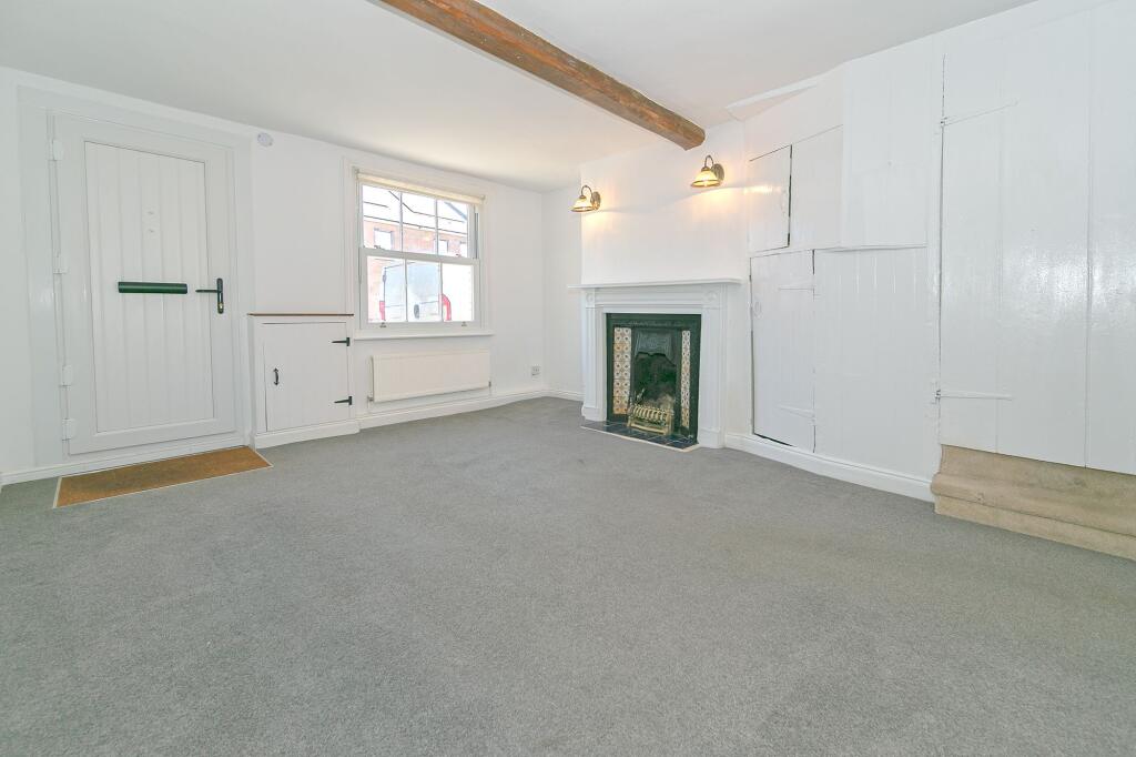 LOUNGE/ DINING ROOM