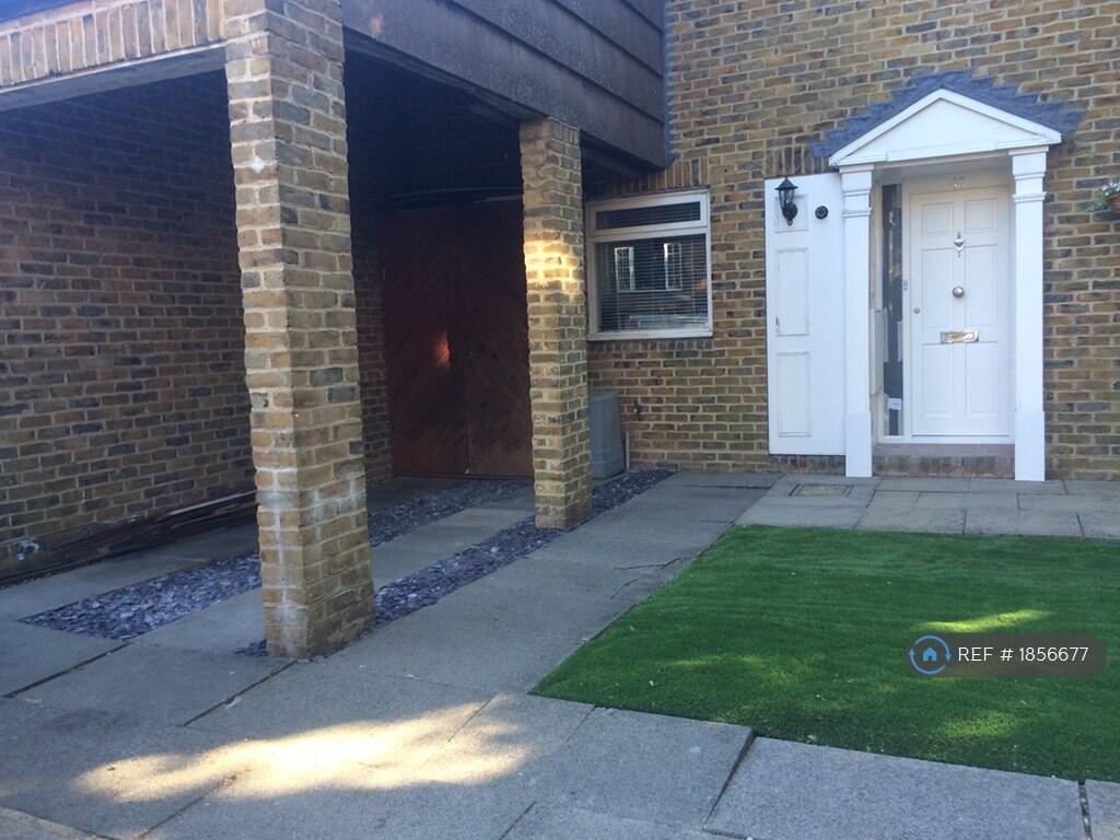 1carport + 2 Private Parking