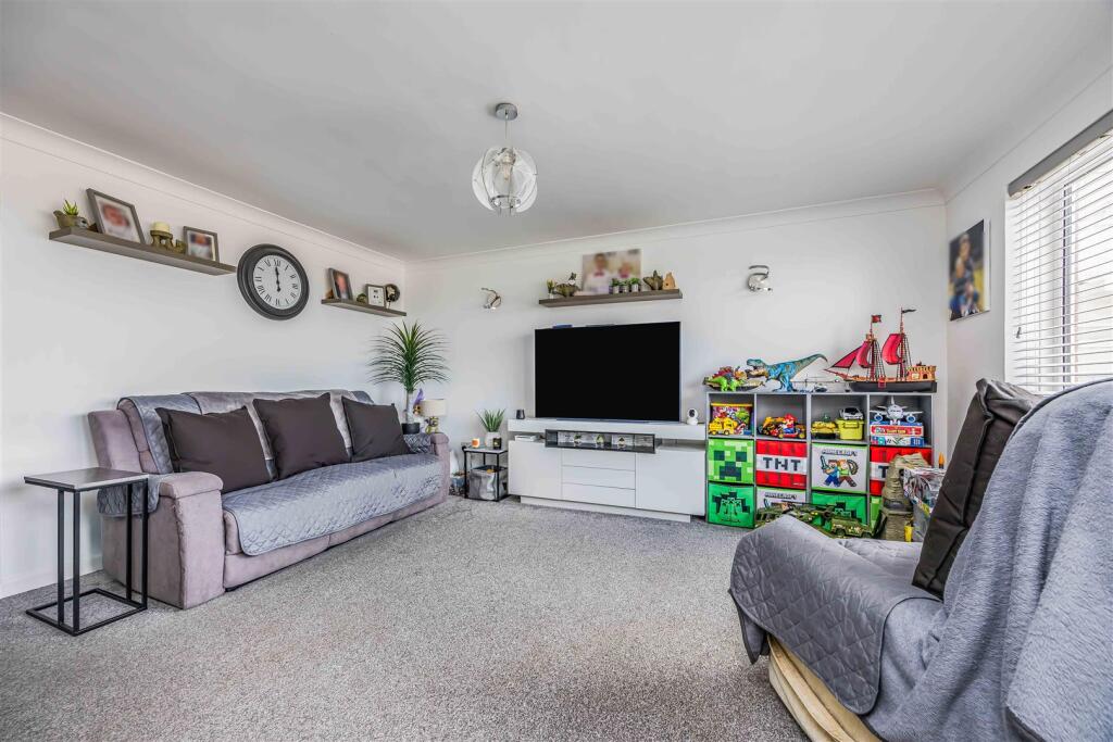 13 Anne¿s Court, Seafront, Hayling Island-Small-Po