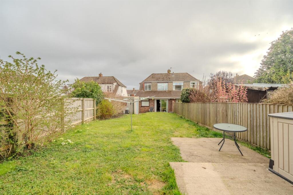 12 Trostrey Close-4.jpg