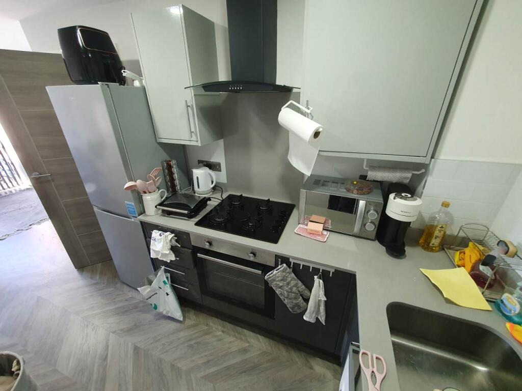 Kitchen (2)