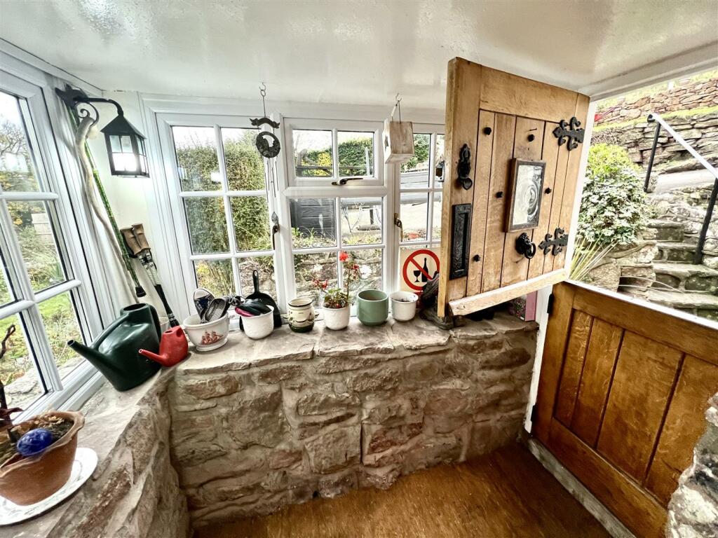 ENTRANCE PORCH