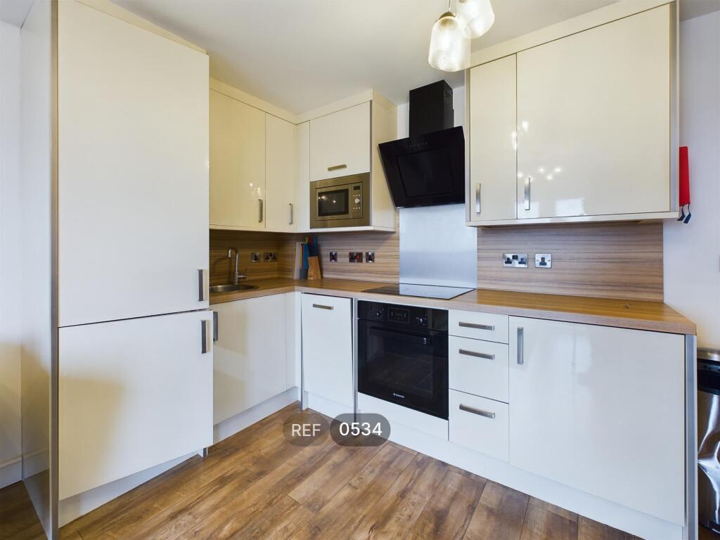 Kitchen &amp; Living area