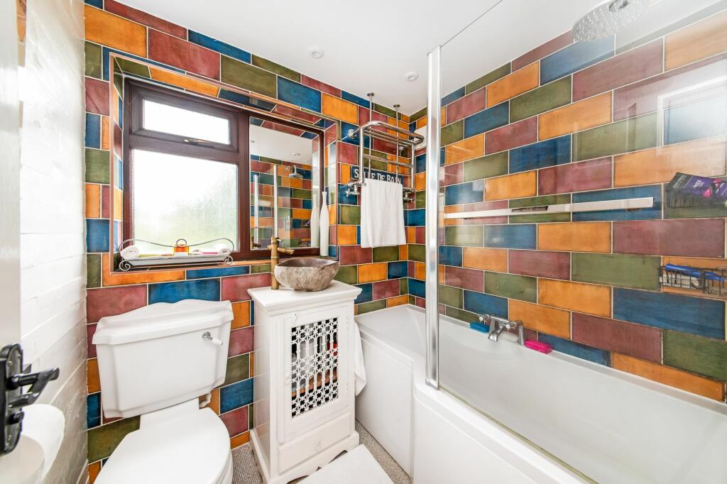 HOUSE BATHROOM