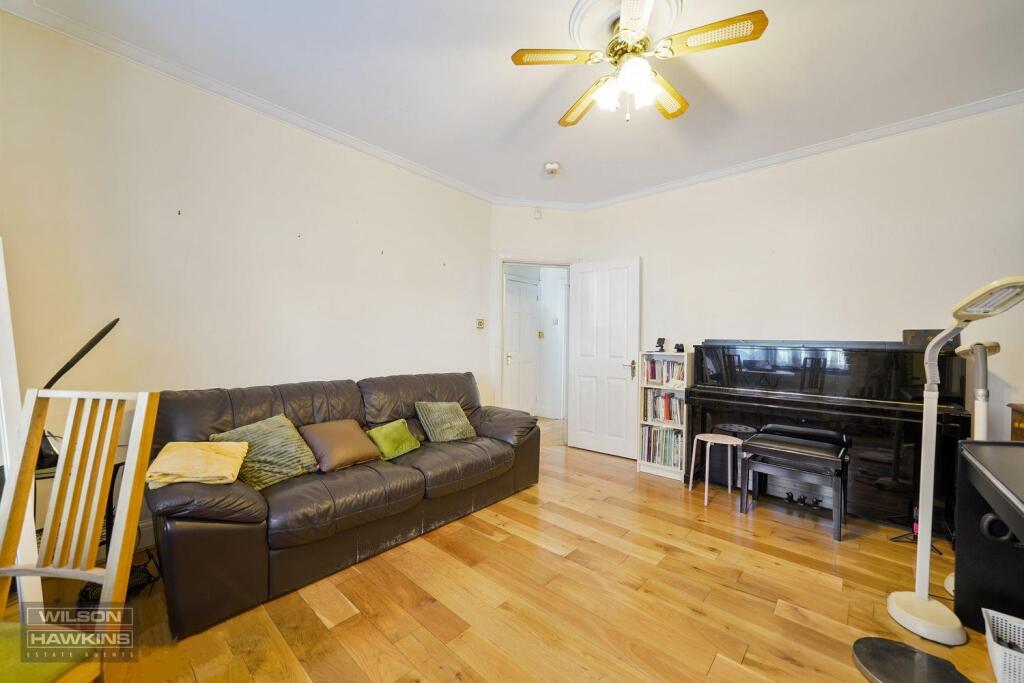 16 Greenford Road - D8tyv6EccLyA9szj53Ij.jpg