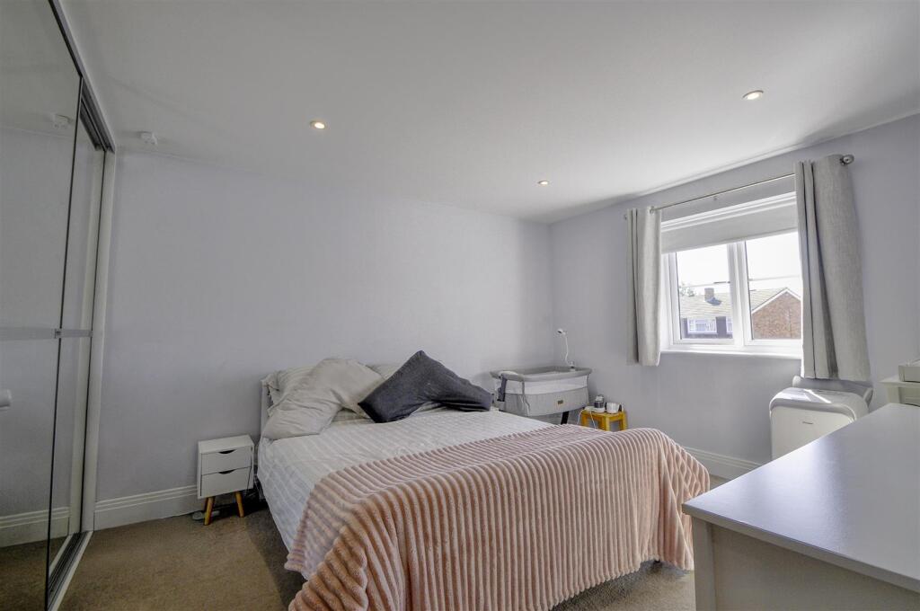 Master bedroom.jpg
