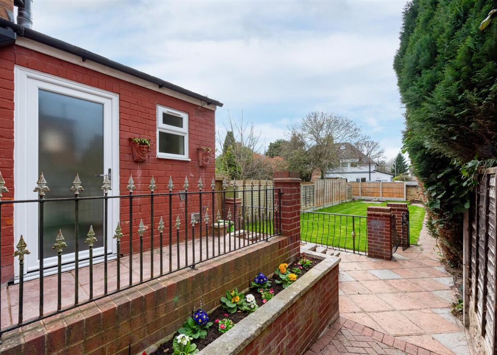 100 Jeffcock Road-External (2).jpg