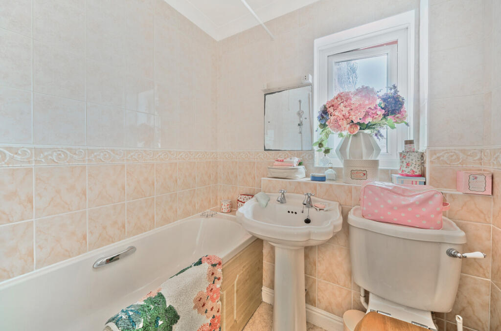 1289792-7-682480d...