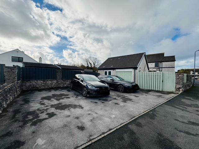 Garage &amp; Parking