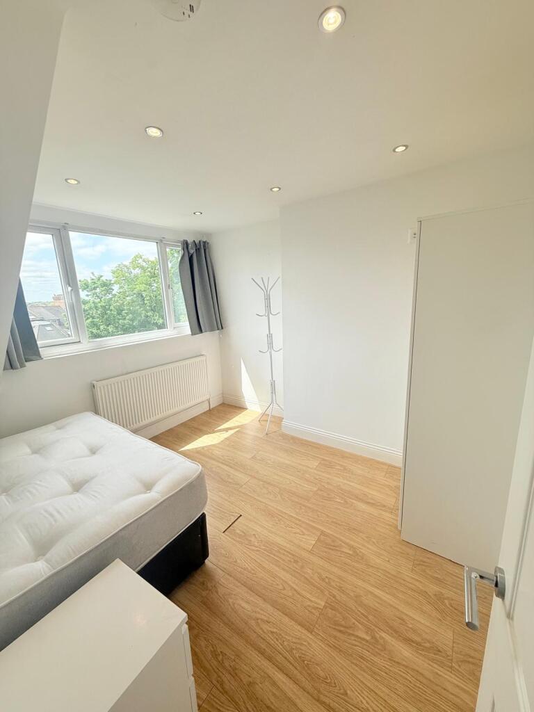 Second double bedroom