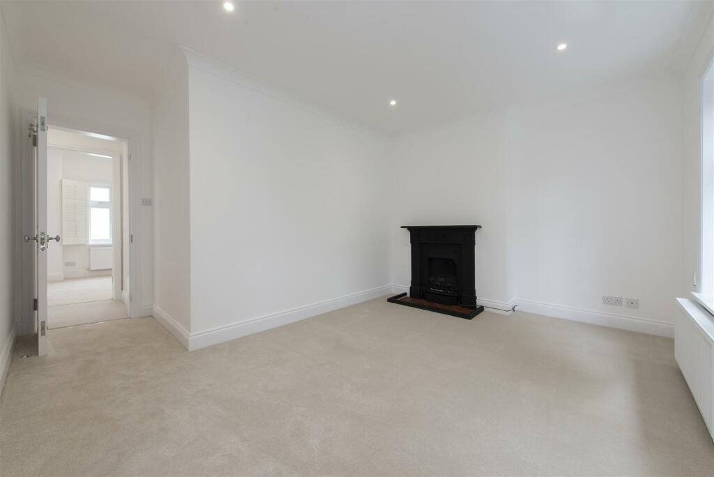 50702 -Hi res (2).jpg