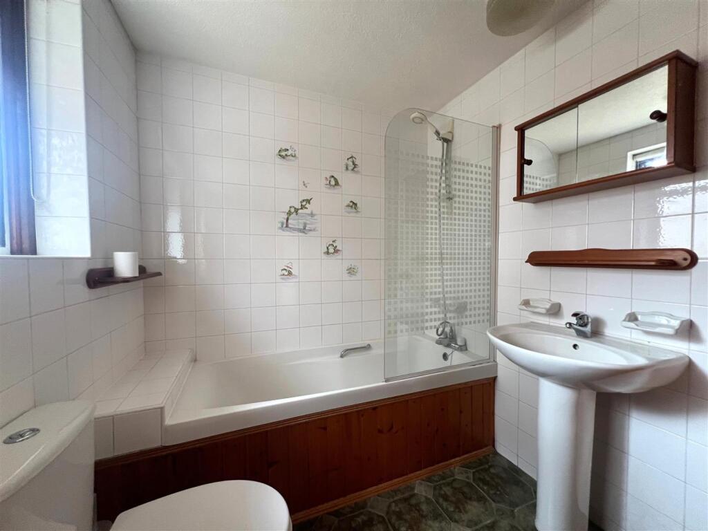 Sherborne Way - Bathroom.jpg