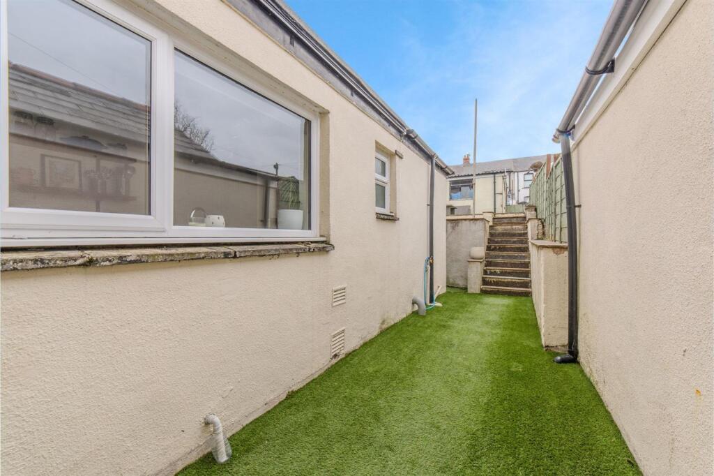 24 Florence Place 2.jpg