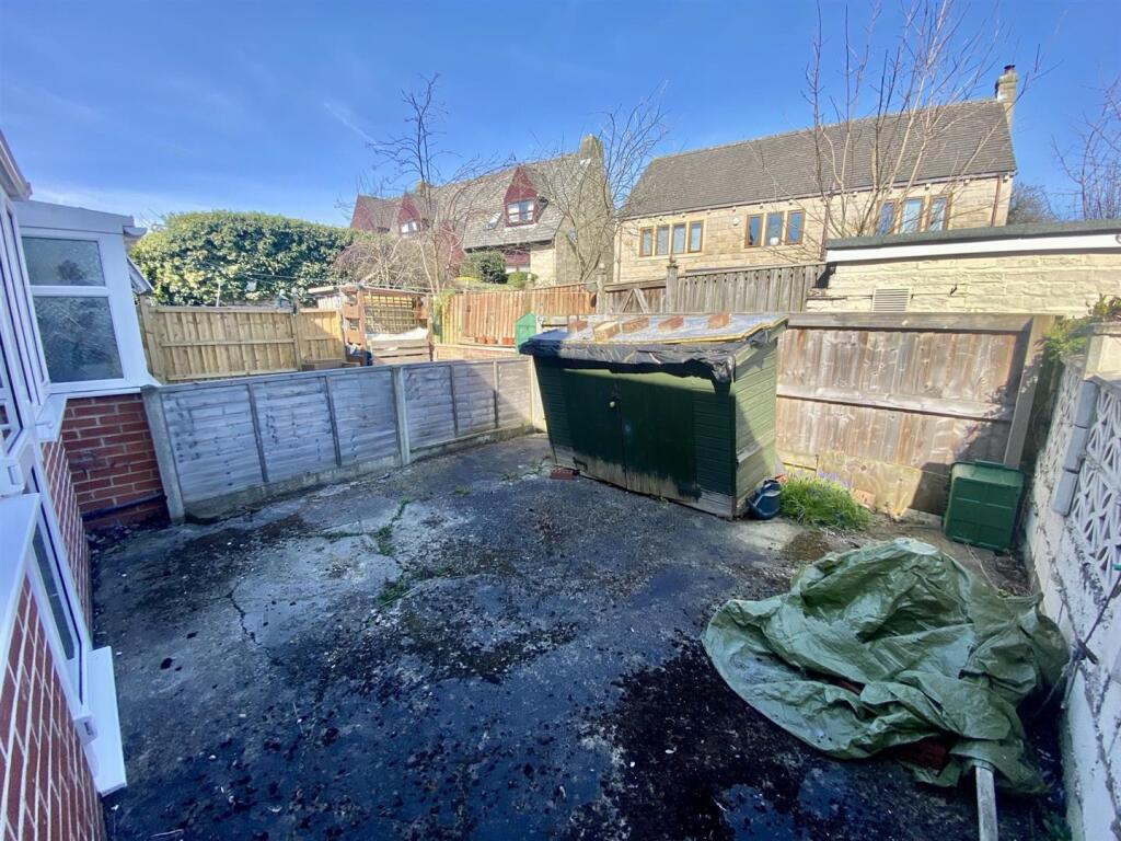 Bramleys Estate Agents - Lee Green - Mirfield (13)