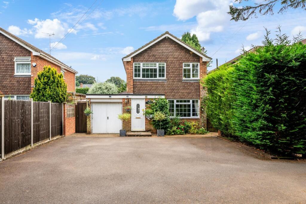 FLEETWOOD CLOSE (20).jpg