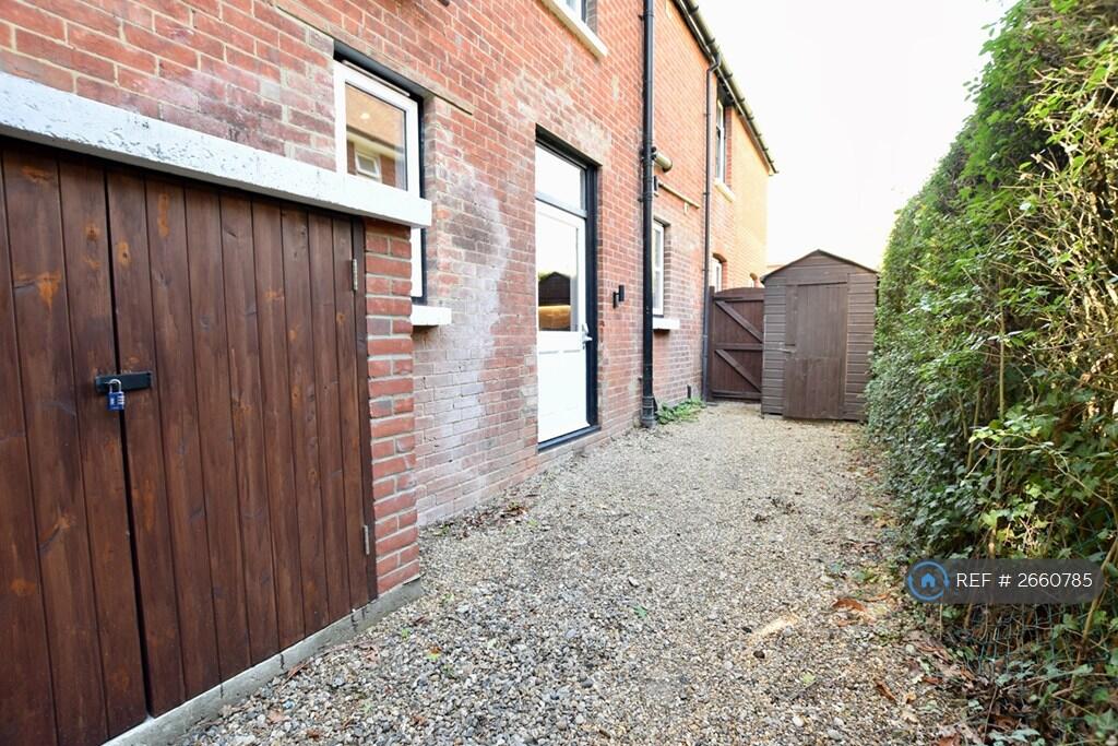 Private Front Garden Area 