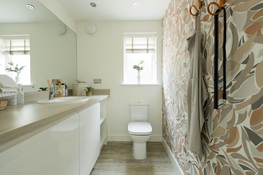 Useful downstairs cloakroom/utility