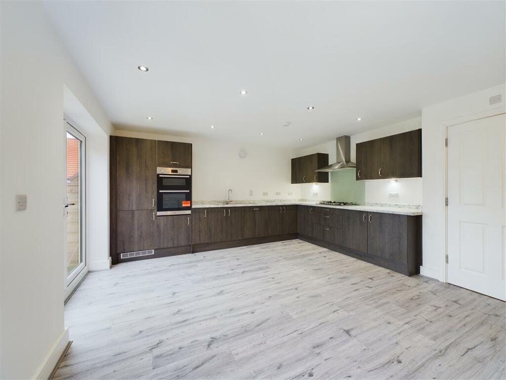 KITCHEN/ LIVING/ DINER