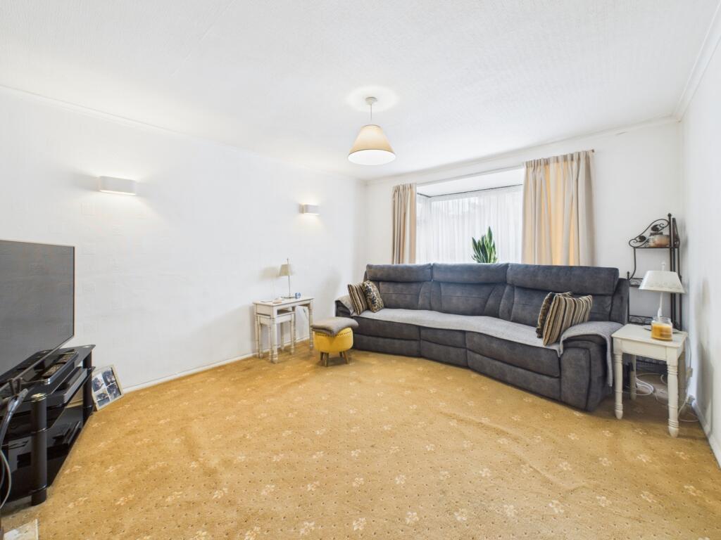 CAM01740G0-PR0434-STILL005