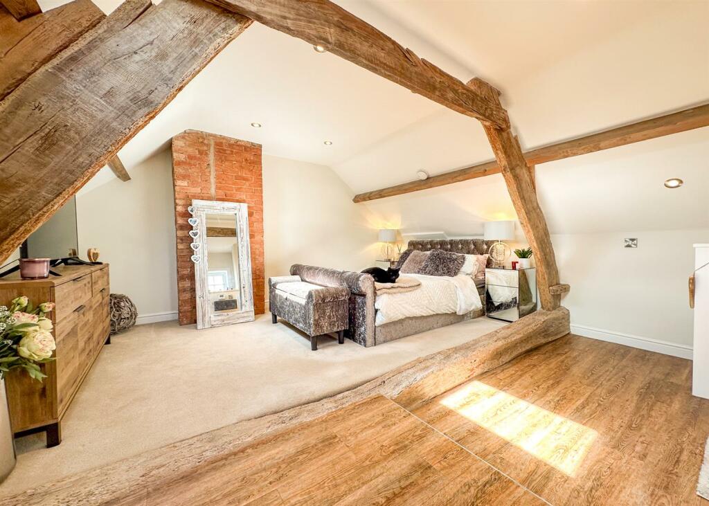 TOP FLOOR MASTER BEDROOM