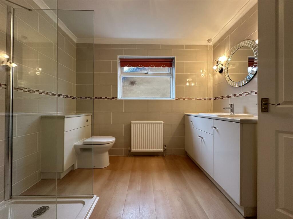 Ensuite.jpg
