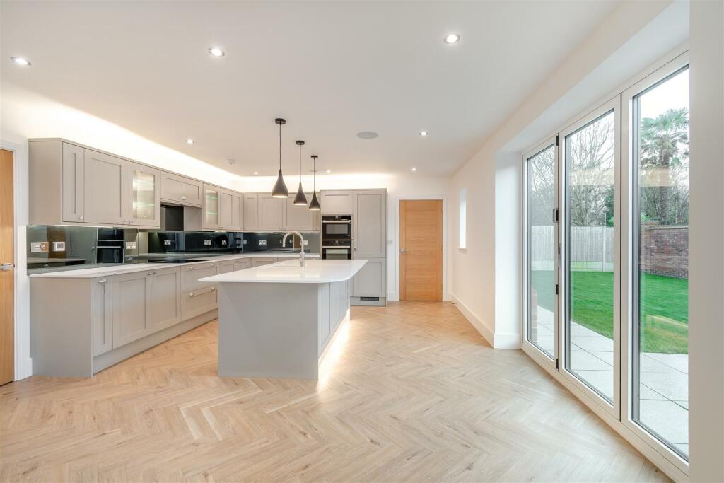 8584620-interior08.jpg