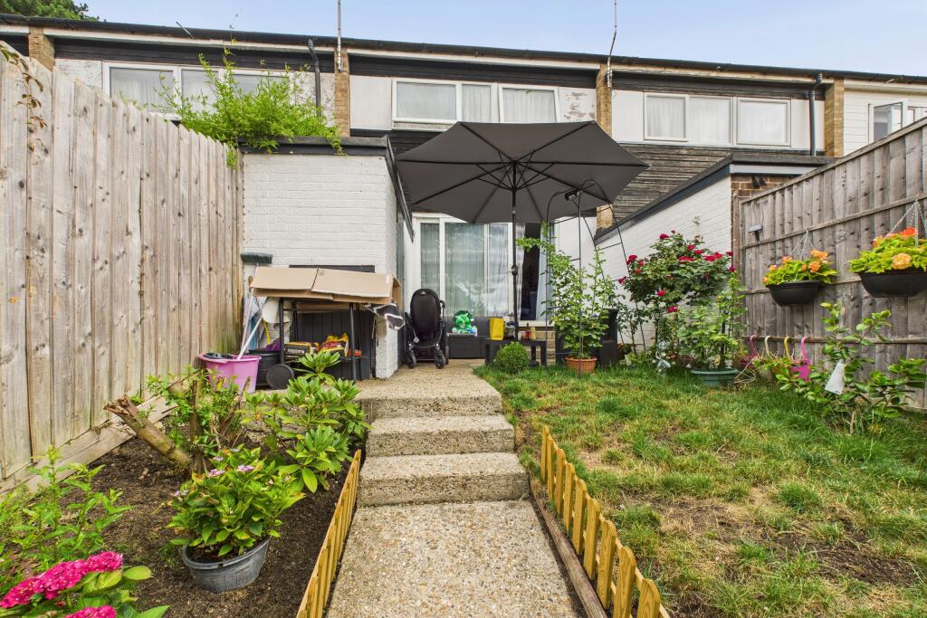 CAM05454G0-PR0033-STILL013