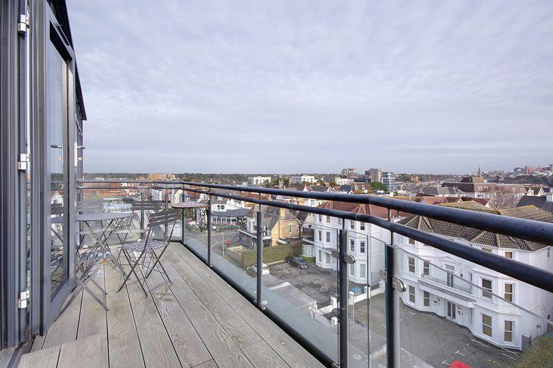 18&#39;5&#34; Balcony