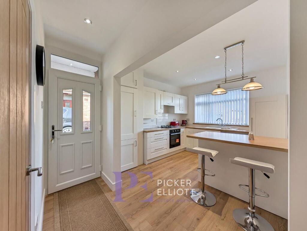 Breakfast Area/ Kitchen