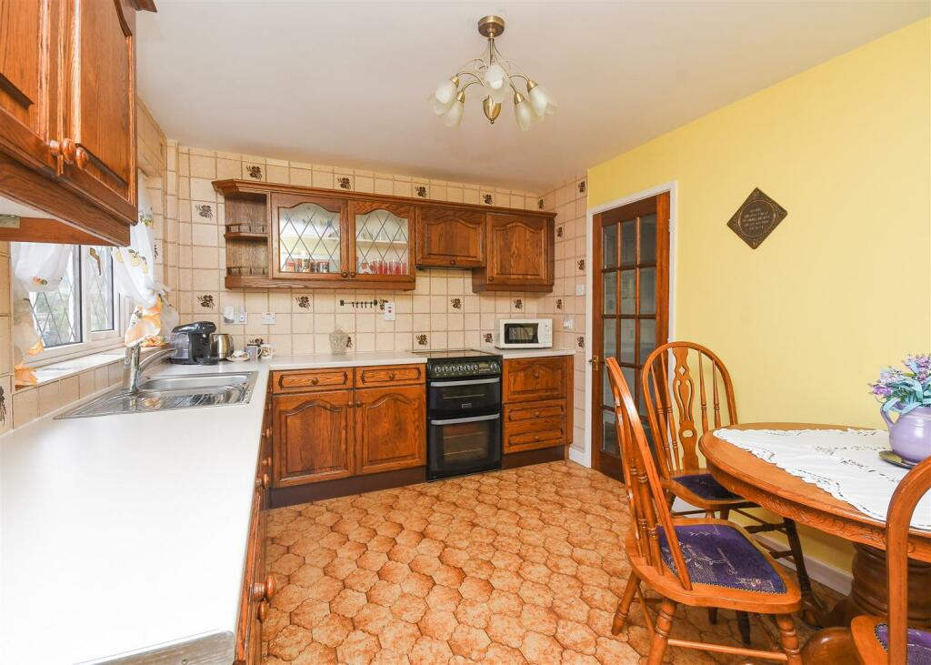 Lockside - Kitchen Dining Room.jpg