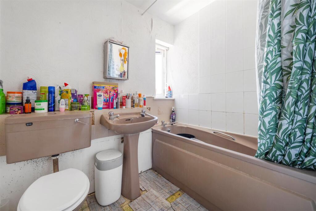 27 Berkeley Court-5.JPG